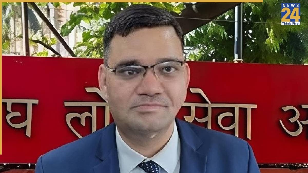 'बिना काम के वेतन लेना मंजूर नहीं', UP कैडर के IAS रिंकू राही ने सिस्टम से तंग आकर दिया इस्तीफा