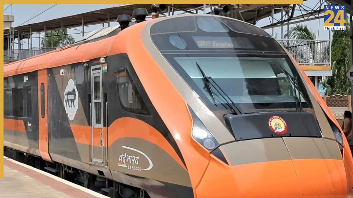 कमाई में 'सुपरफास्ट' निकली ये ट्रेन, वंदे भारत-राजधानी को भी छोड़ दिया पीछे