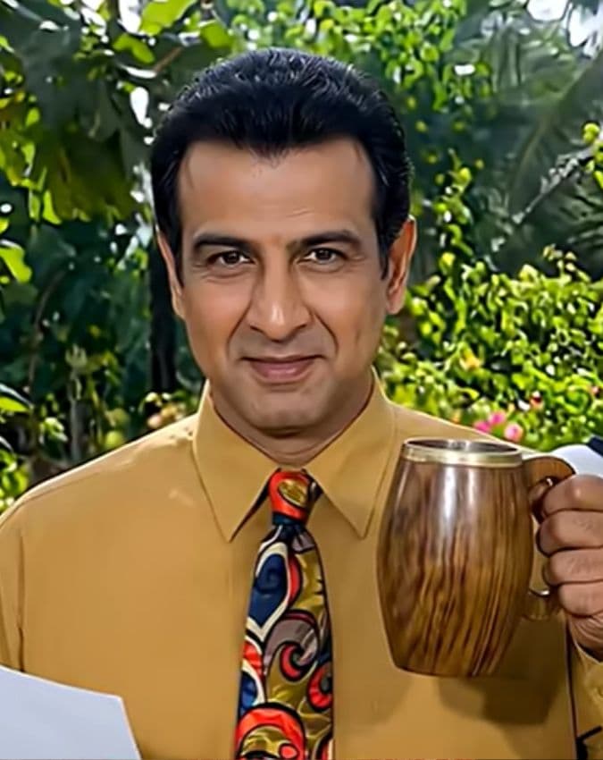 रोनित रॉय बने मिस्टर सक्सेना