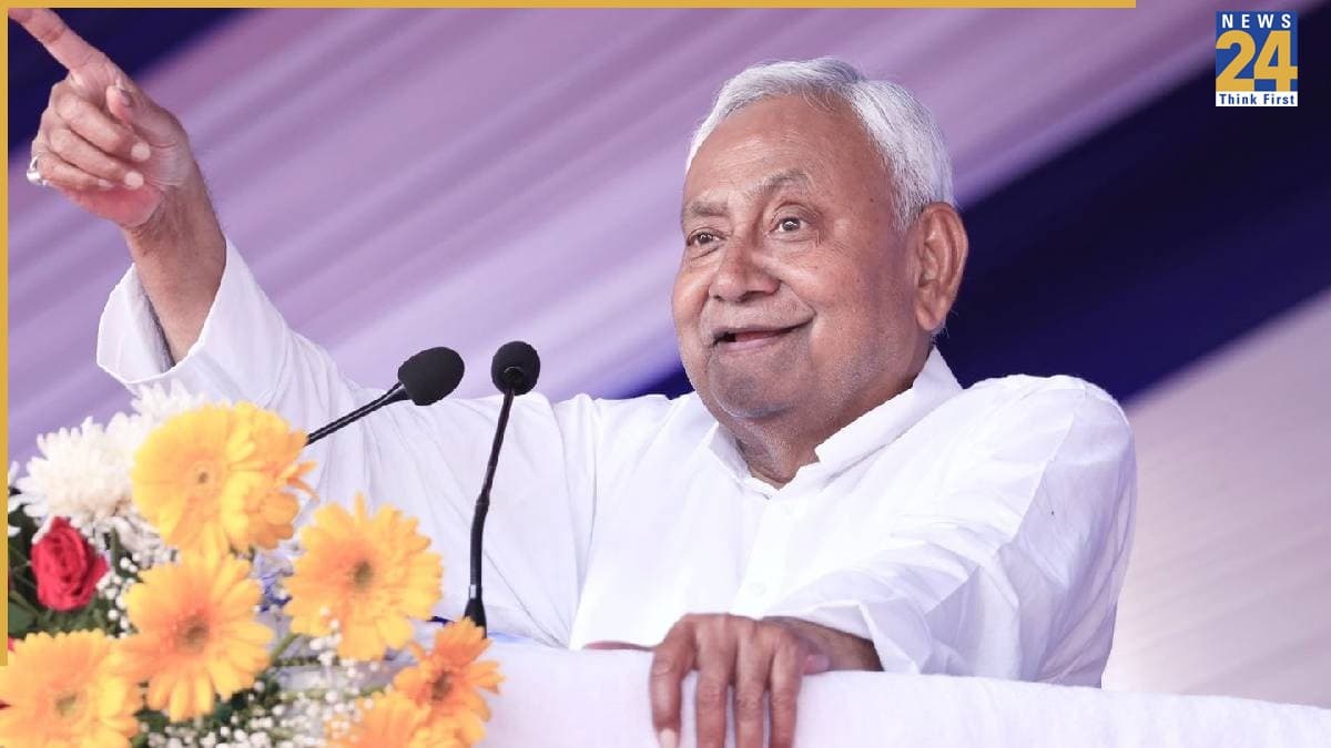 बिहार में 'नीतीश युग' का अंत, मुख्यमंत्री पद से नीतीश कुमार ने दिया इस्तीफा; दिया पहला बयान