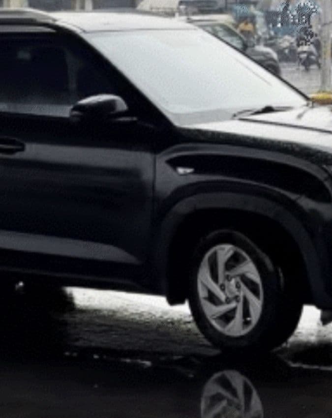 क्या इलेक्ट्रिक और लग्जरी कारों के लिए नियम अलग हैं?