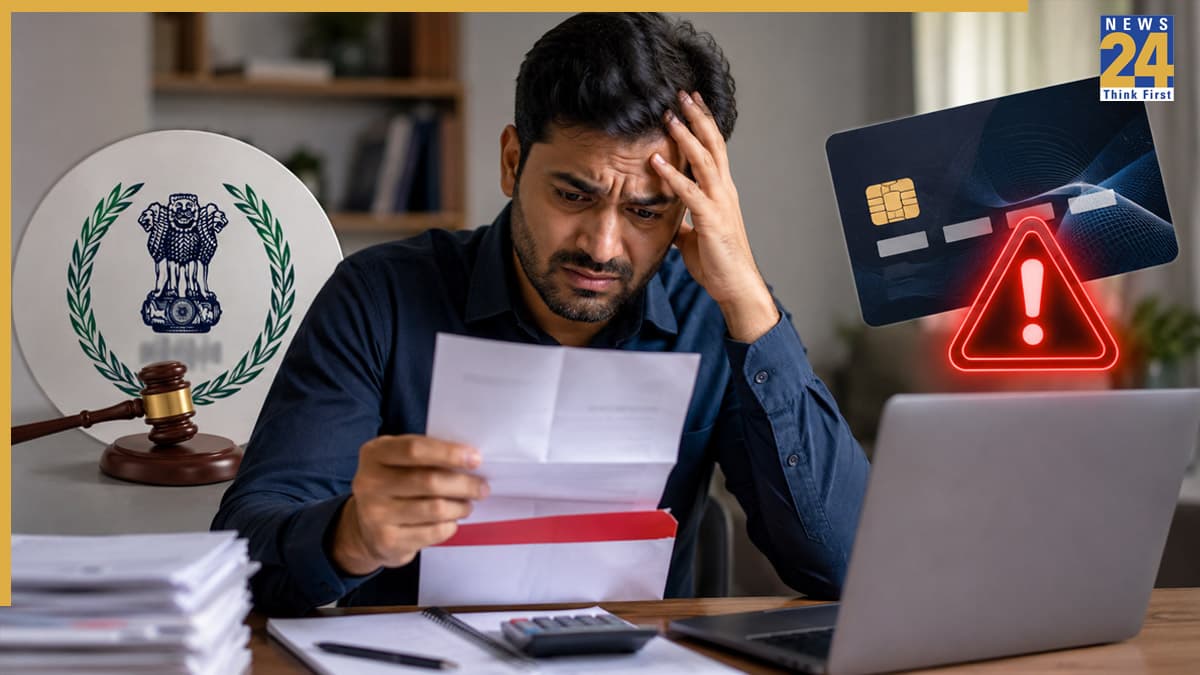 Income Tax Rules: क्रेडिट कार्ड होल्डर्स सावधान, कहीं इनकम टैक्स के चक्कर में न फंस जाएं, जानें क्या है नियम?