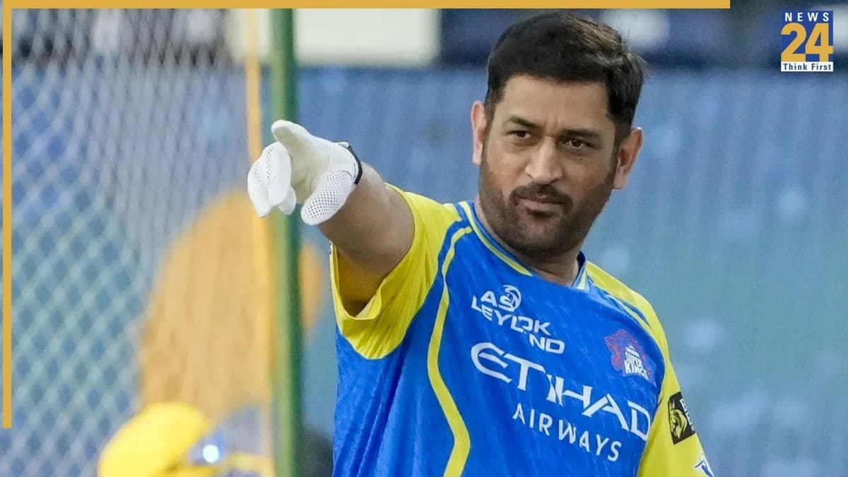 CSK के LIVE मुकाबलों के दौरान टीम के साथ क्यों नहीं दिखते धोनी? मिल गया जवाब