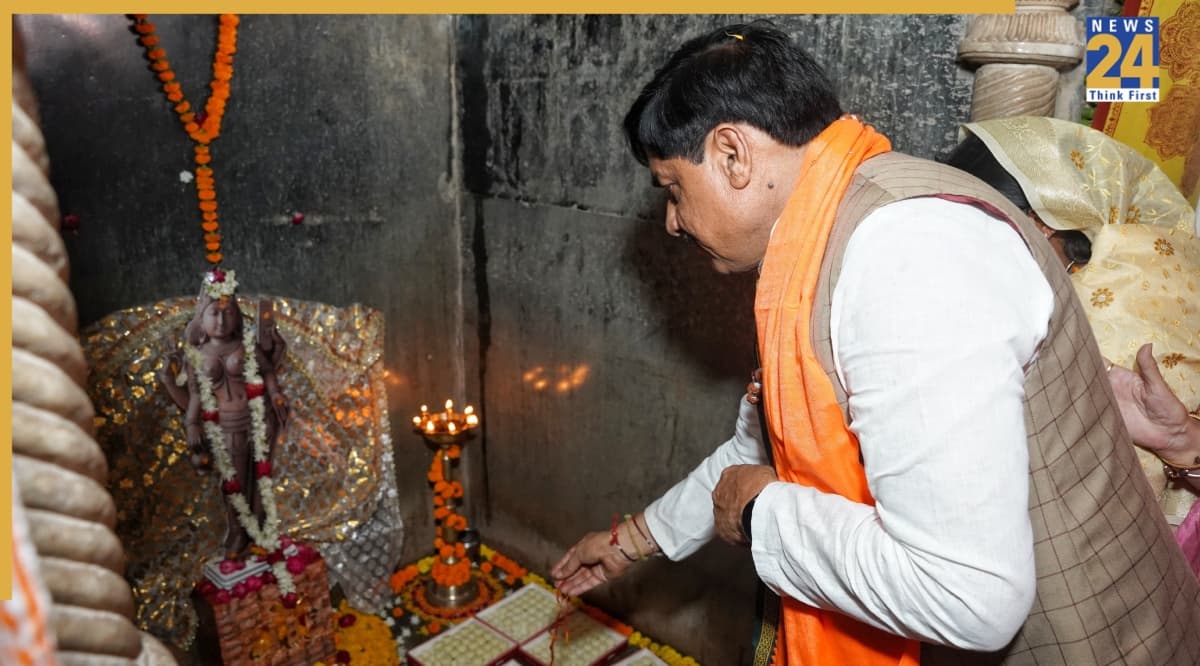 सीएम डॉ. मोहन ने मां वाग्देवी की पूजा के बाद दी बड़ी सौगात, अब धार में बनेंगे मां सरस्वती लोक और राजा भोज शोध संस्थान