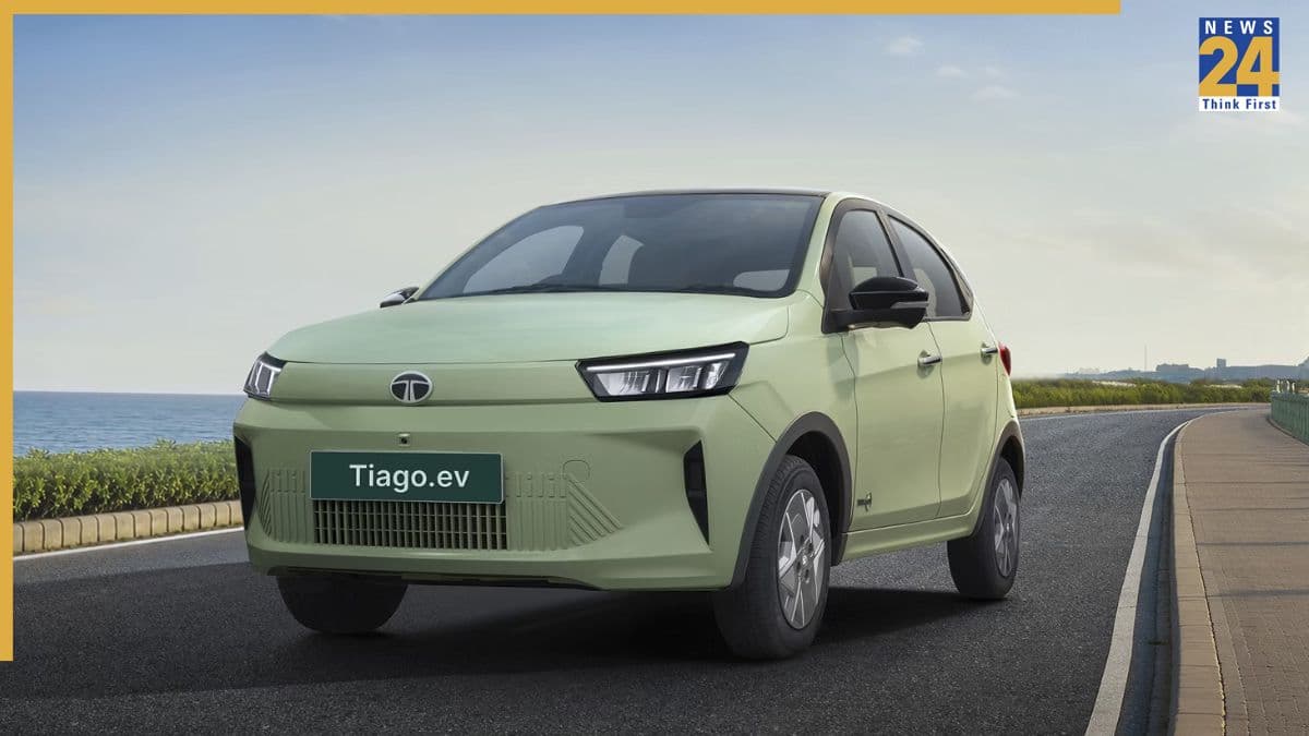 Tata Tiago EV 2026: पेट्रोल कारों से भी सस्ती Tata की नई EV, सिर्फ 35 मिनट में होगी चार्ज
