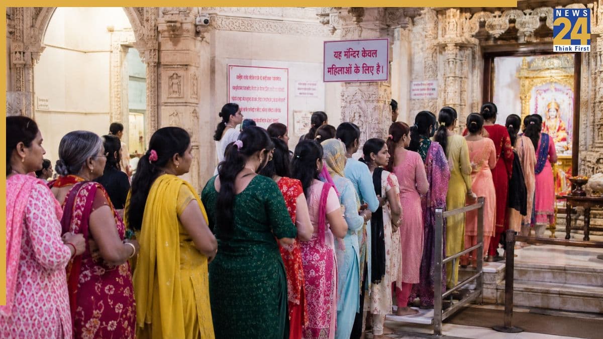 Hindu Temple: इन 5 मंदिरों में बैन है पुरुषों की एंट्री, जानिए पौराणिक कथा और धार्मिक मान्यता