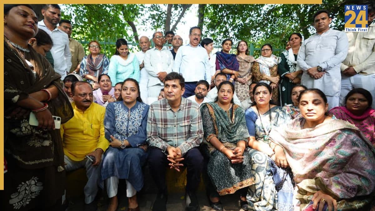 जब दिल्ली के एलजी और पुलिस कमिश्नर मिलने तक को तैयार नहीं हैं तो पीड़ित बच्ची को न्याय कैसे दिलाएंगे?- सौरभ भारद्वाज