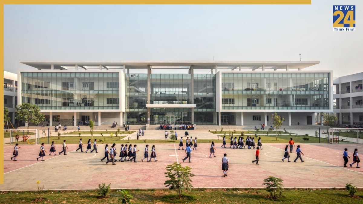 cms school worlds largest school