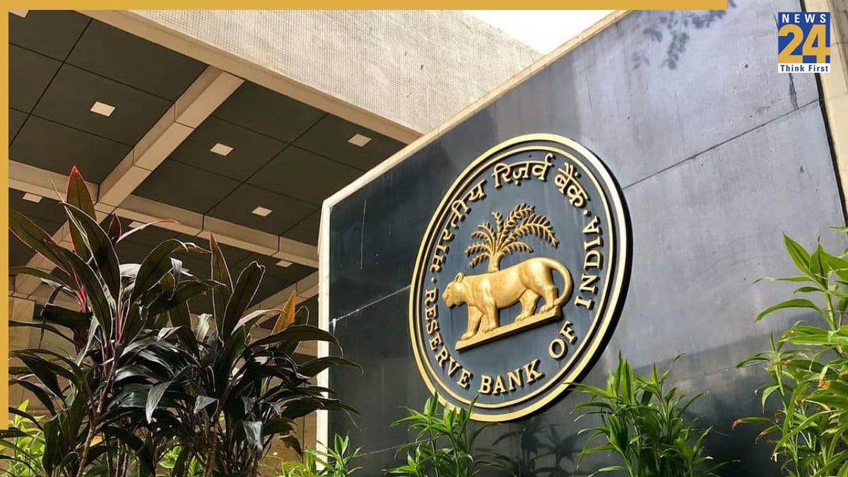 RBI ने मुंबई के 52 साल पुराने बैंक का लाइसेंस किया रद्द, अब ग्राहक अपने पैसों के लिए किसके पास जाएंगे?
