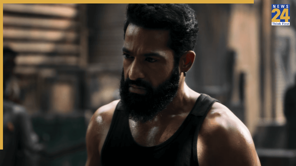 Jr NTR ने फैंस को दिखाया अपनी नई फिल्म का धांसू ग्लिंप्स, जानें सिनेमाघरों में कब होगी रिलीज