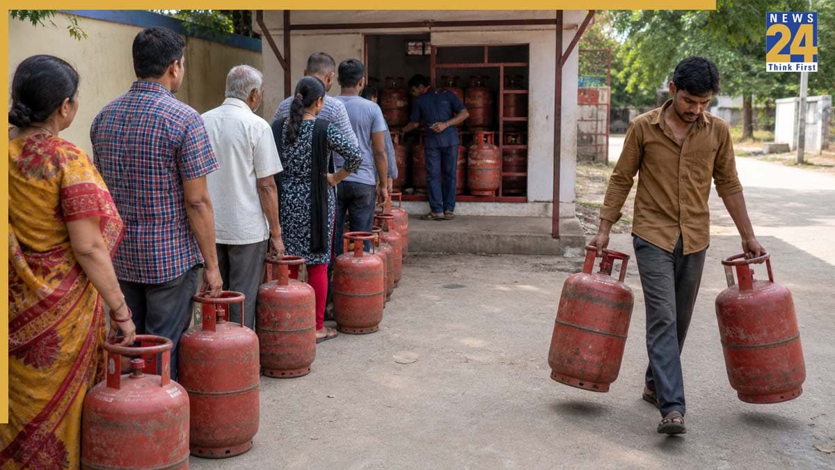 New Gas Cylinder Price Today: आज से रसोई गैस बुक‍िंग के ल‍िए देने होंगे क‍ितने रुपये; जानें अपने शहर के रेट्स