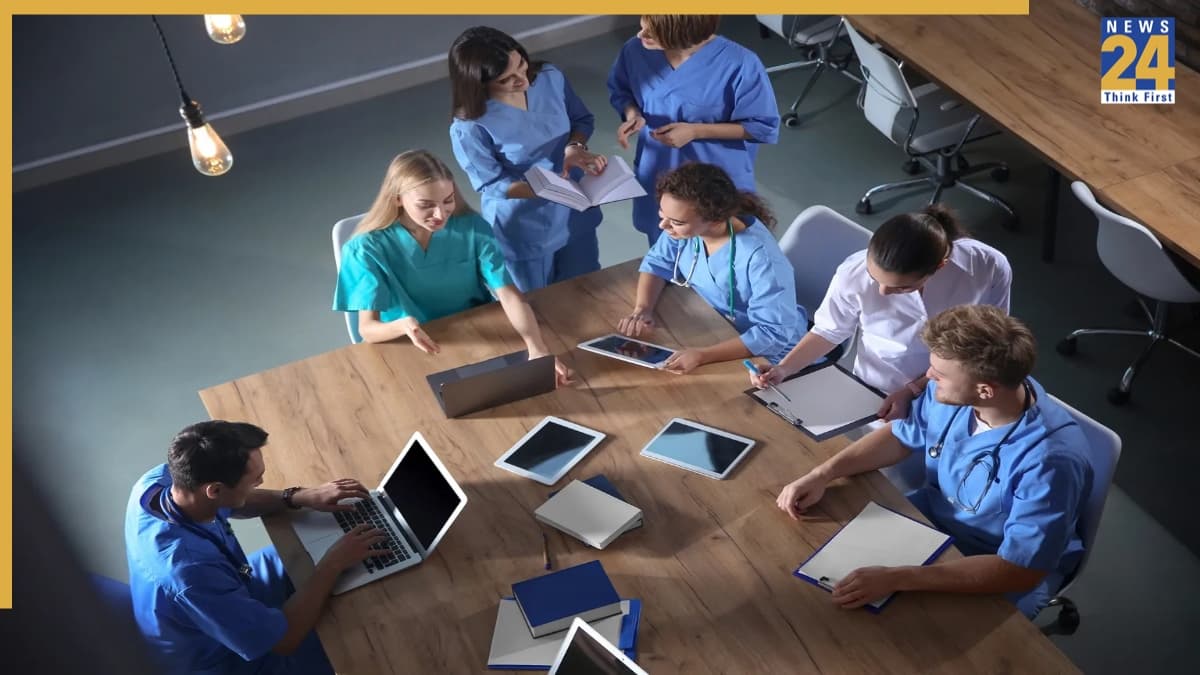 नेशनल मेडिकल कमीशन ने MBBS पूरा करने के लिए 10 साल की समय सीमा का रखा प्रस्ताव, क्या है मौजूदा नियम?