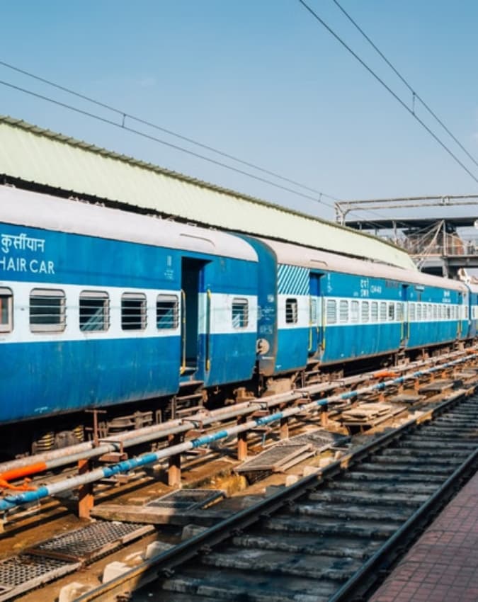 तेज हंसने पर भी लग सकता है जुर्माना