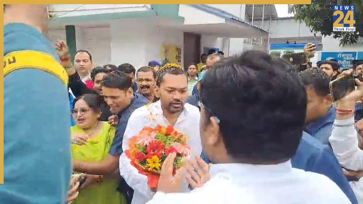 नीतीश के नक्शेकदम पर चले निशांत, दिया बड़ा बयान, देखें पहली सद्भावना यात्रा की तस्वीरें