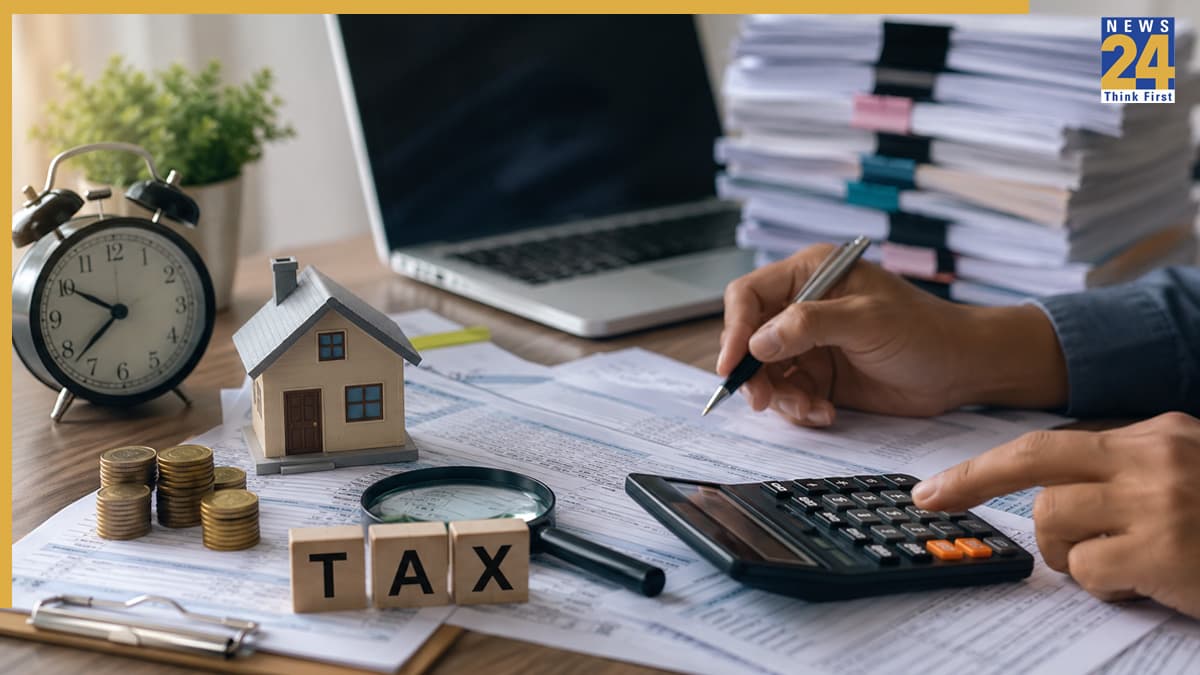 Income Tax Return: सावधान टैक्सपेयर्स! भूलकर भी न करें इस तारीख से पहले ITR भरने गलती, यहां जानें क्यों?