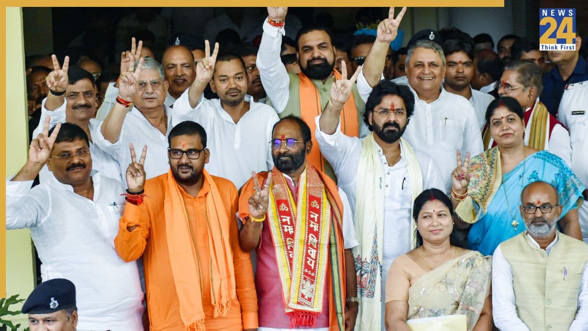 बिहार MLC चुनाव: भोजपुरी स्टार पवन सिंह समेत सभी 10 उम्मीदवार निर्विरोध जीते, जानिए- किस पार्टी से कौन हुआ विजेता