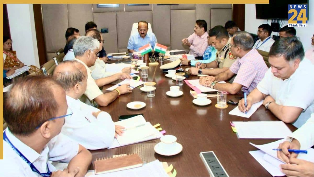 दिल्ली में कोचिंग सेंटरों पर कसने जा रहा शिकंजा, फीस और इंफ्रास्ट्रक्चर के लिए बनेंगे कड़े नियम