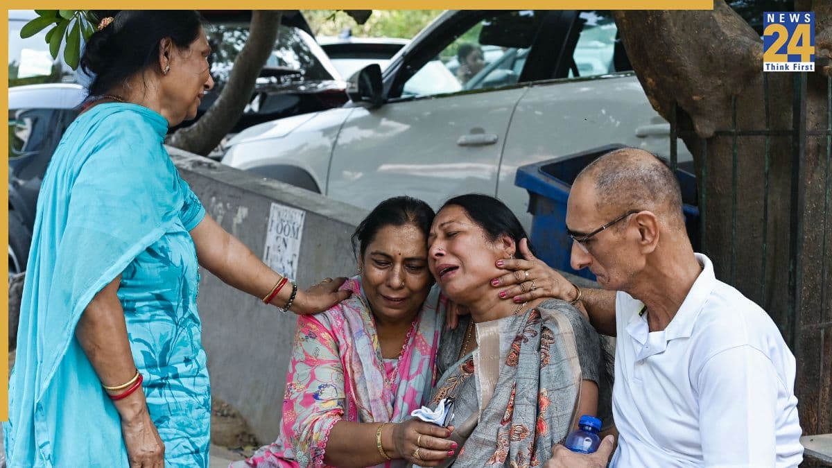 पिता ICU में लड़ रहे थे जिंदगी की जंग, बाहर उजड़ गया हंसता-खेलता परिवार; दिल्ली होटल अग्निकांड में एक परिवार के 8 लोगों की मौत