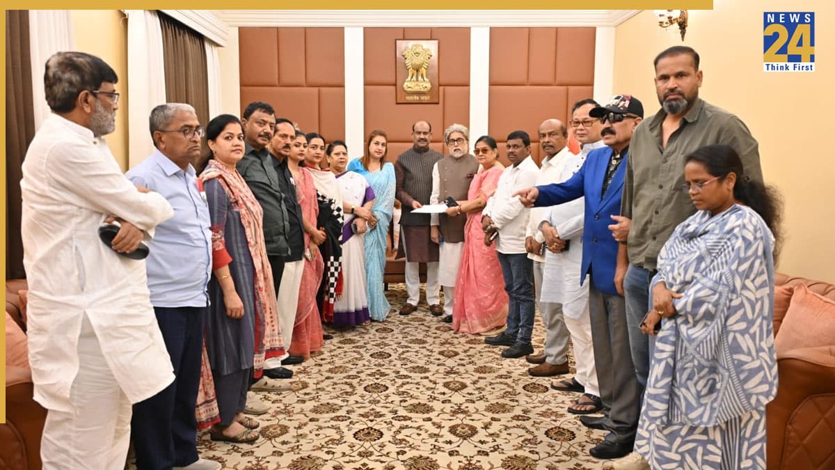 ओम बिरला से मिले TMC के बागी सांसद; काकोली घोष बोलीं- हमारे पास दो-तिहाई बहुमत, PM मोदी के नेतृत्व में करेंगे काम