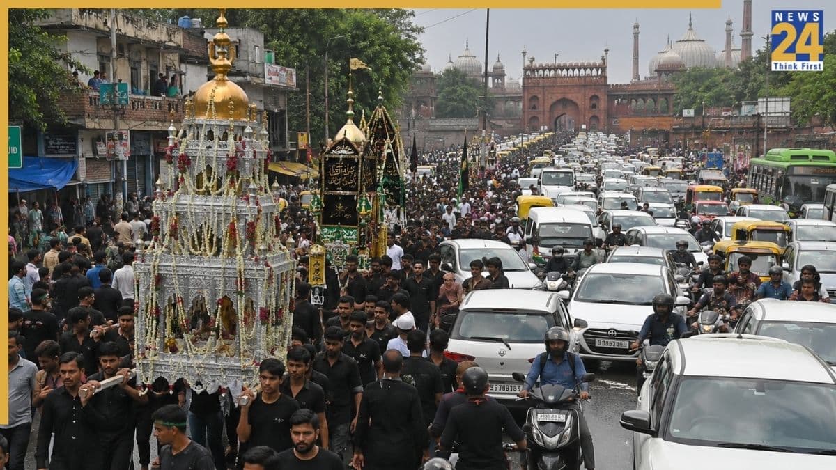 Delhi Traffic Advisory: मुहर्रम को लेकर दिल्ली पुलिस ने जारी की ट्रैफिक एडवाजरी, ताजिया जुलूस के इन रास्तों से बनाएं दूरी