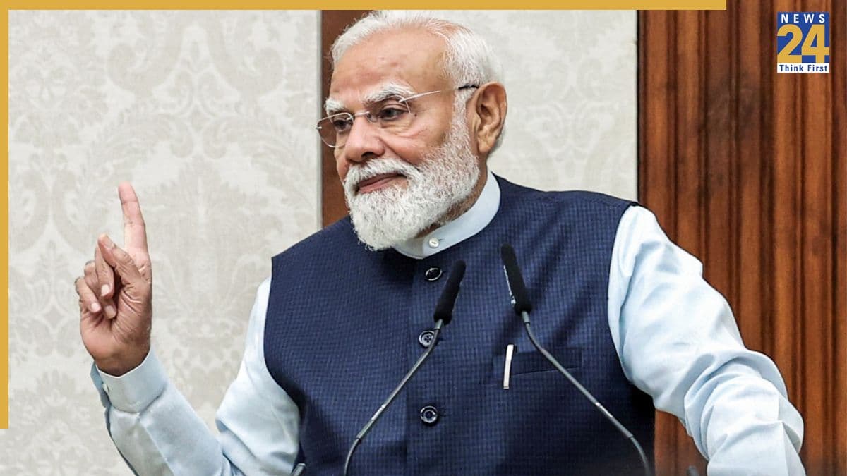 'कागजी खेल बंद करो…', PM मोदी ने 4 घंटे तक ली आला अफसरों की क्लास; बोले- जमीन पर बदलाव दिखाओ