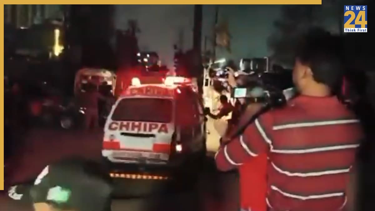 पाकिस्तान में जोरदार धमाके और गोलीबारी से मचा हड़कंप, सुरक्षा बल अलर्ट; 5 लोगों के मारे जाने की खबर