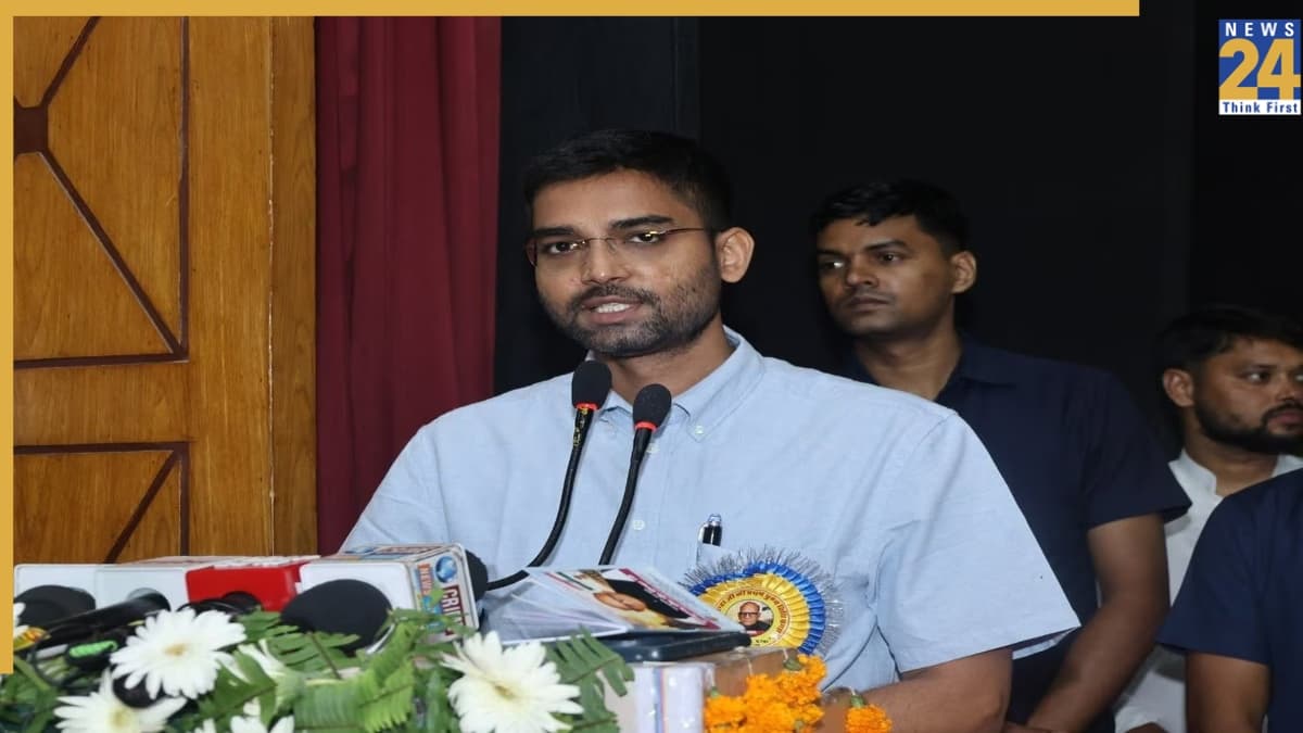 बिहार के मंत्री दीपक प्रकाश की नियुक्ति पर क्यों भड़का SC? राज्य सरकार और चुनाव आयोग को भी नोटिस; जानें क्या है पूरा मामला
