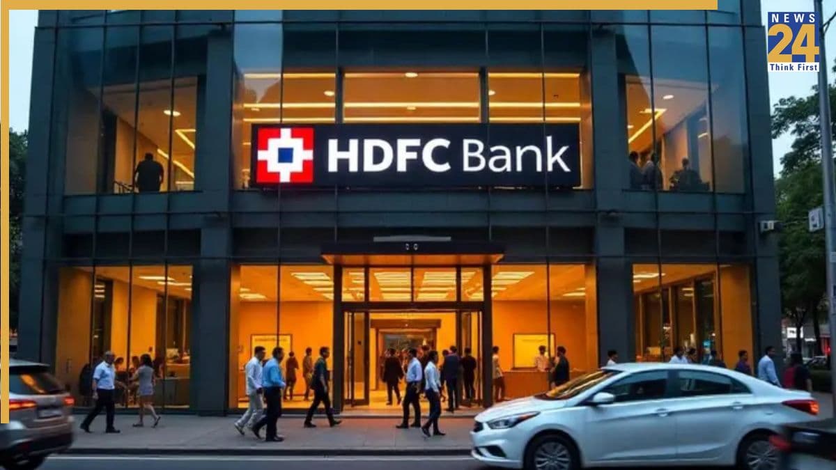 HDFC Bank Credit Card Rules: एचडीएफसी बैंक क्रेडिट कार्ड होल्डर्स को बड़ा झटका! 1 जुलाई से बदल रहे हैं लाउंज एक्सेस समेत ये बड़े नियम