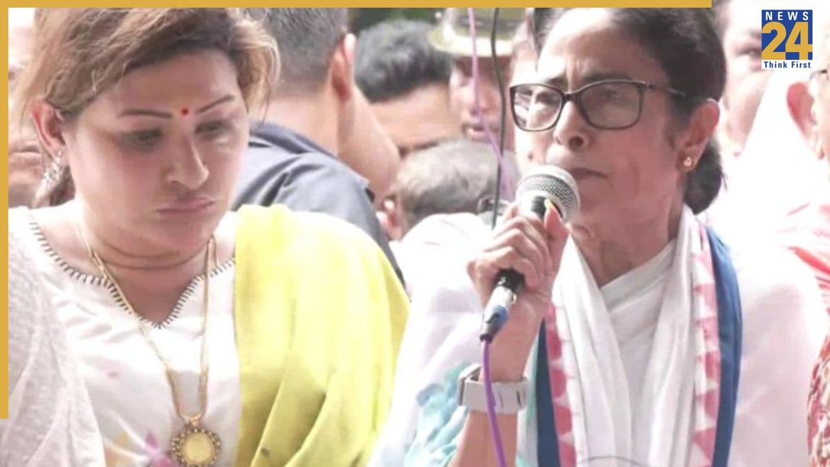 'तब तक नहीं मरूंगी, जब तक….', धरने पर बैठीं ममता बनर्जी, बीजेपी पर लगाए गंभीर आरोप