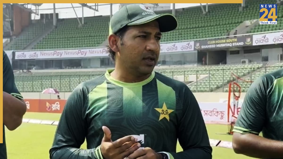 PCB करेगा पाकिस्तानी हेड कोच सरफराज खान की छुट्टी! बांग्लादेश में सीरीज हार के बाद हो सकता है बड़ा बदलाव