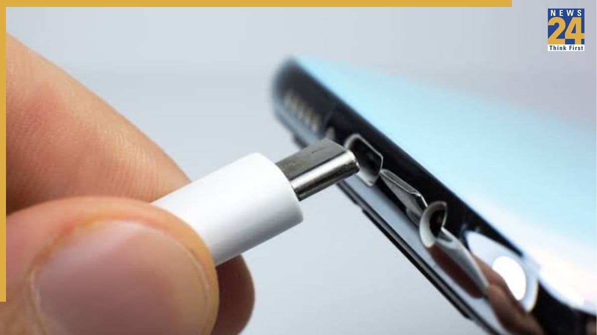 फोन का USB-C पोर्ट सिर्फ चार्जिंग के लिए नहीं! इसके ये 5 काम जानकर रह जाएंगे हैरान