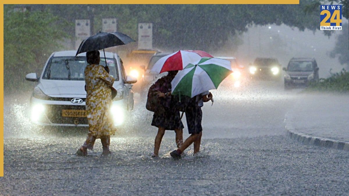 22 जुलाई को दिल्ली, गुजरात में भारी बारिश के आसार, जानें- आपके शहर में कैसा रहेगा मौसम