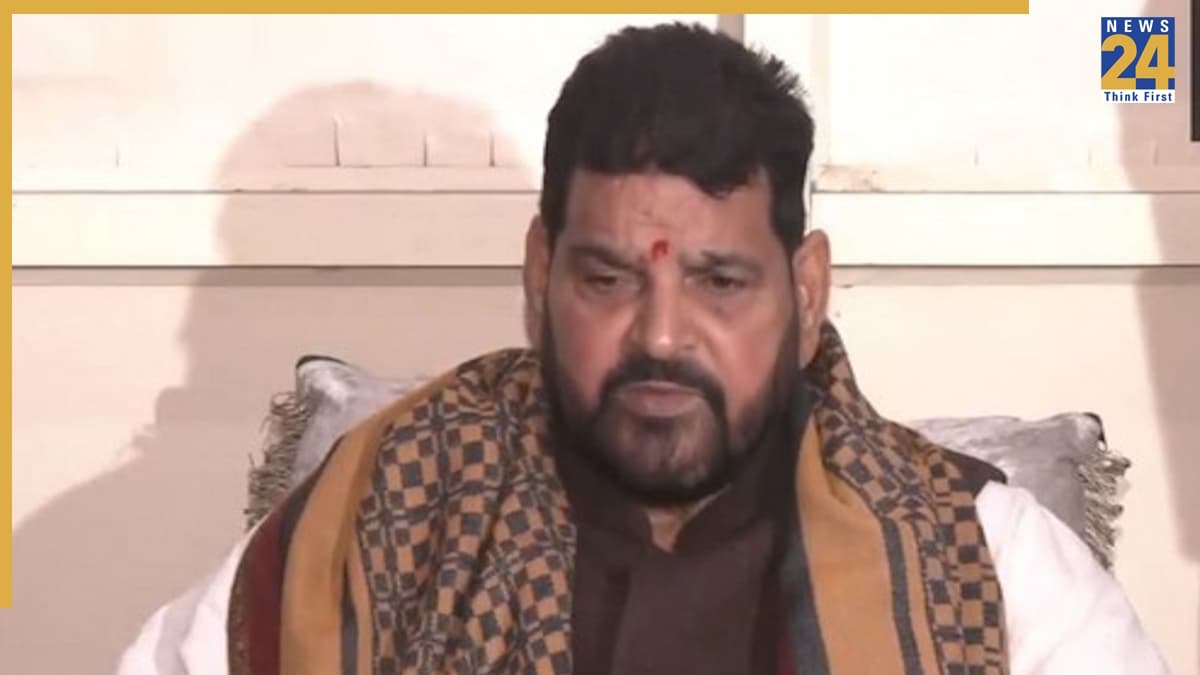 माफी मांगता हूं…; बृजभूषण शरण सिंह का यू-टर्न, अयोध्या के हनुमानगढ़ी में नमाज विवाद पर दी सफाई