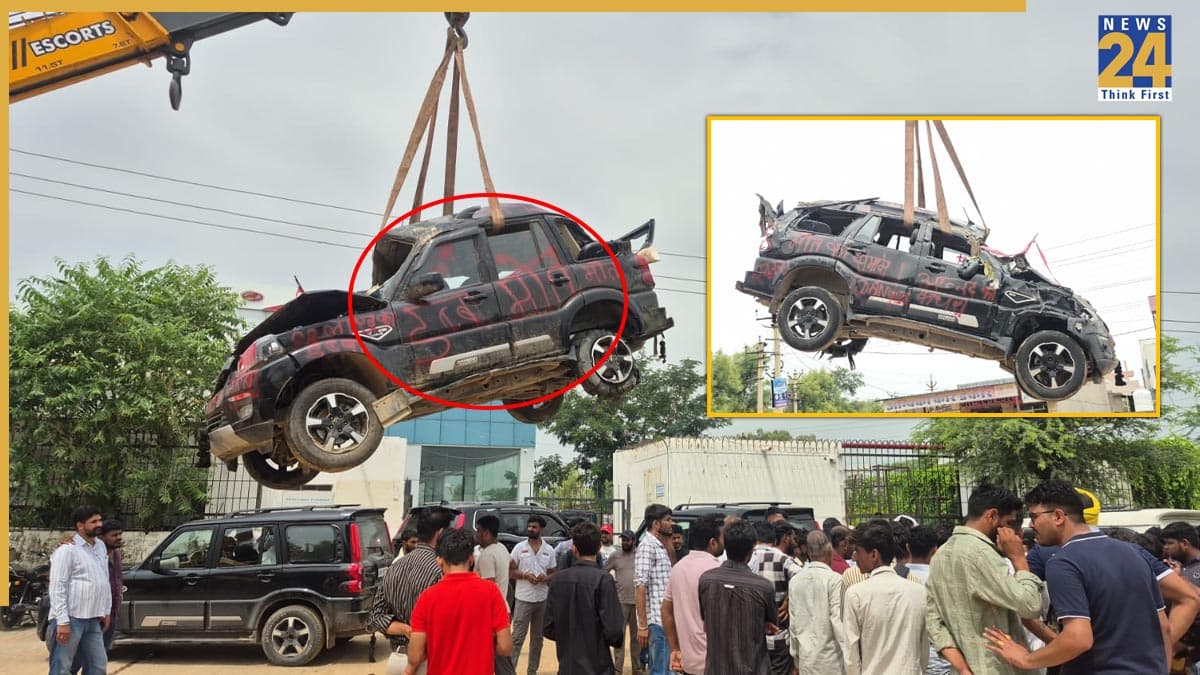 'मौत का डब्बा' लिखी स्कॉर्पियो क्रेन पर टांगी, एयरबैग न खुलने पर महिंद्रा एजेंसी का घेराव; 21 साल के युवक की मौत के बाद मचा बवाल