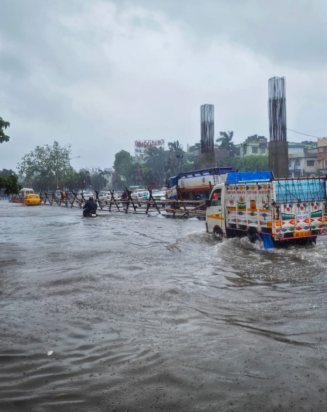 कम समय में ज्यादा बारिश भी बन रही बड़ी वजह