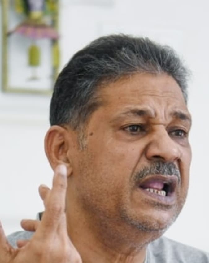 आजाद ने की आलोचना