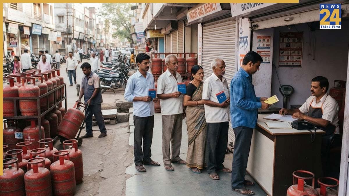 Cylinder Booking New Price: सिलेंडर बुकिंग के नए रेट जारी! चेक करें आज रिफिल कराने के लिए कितने लगेंगे पैसे?