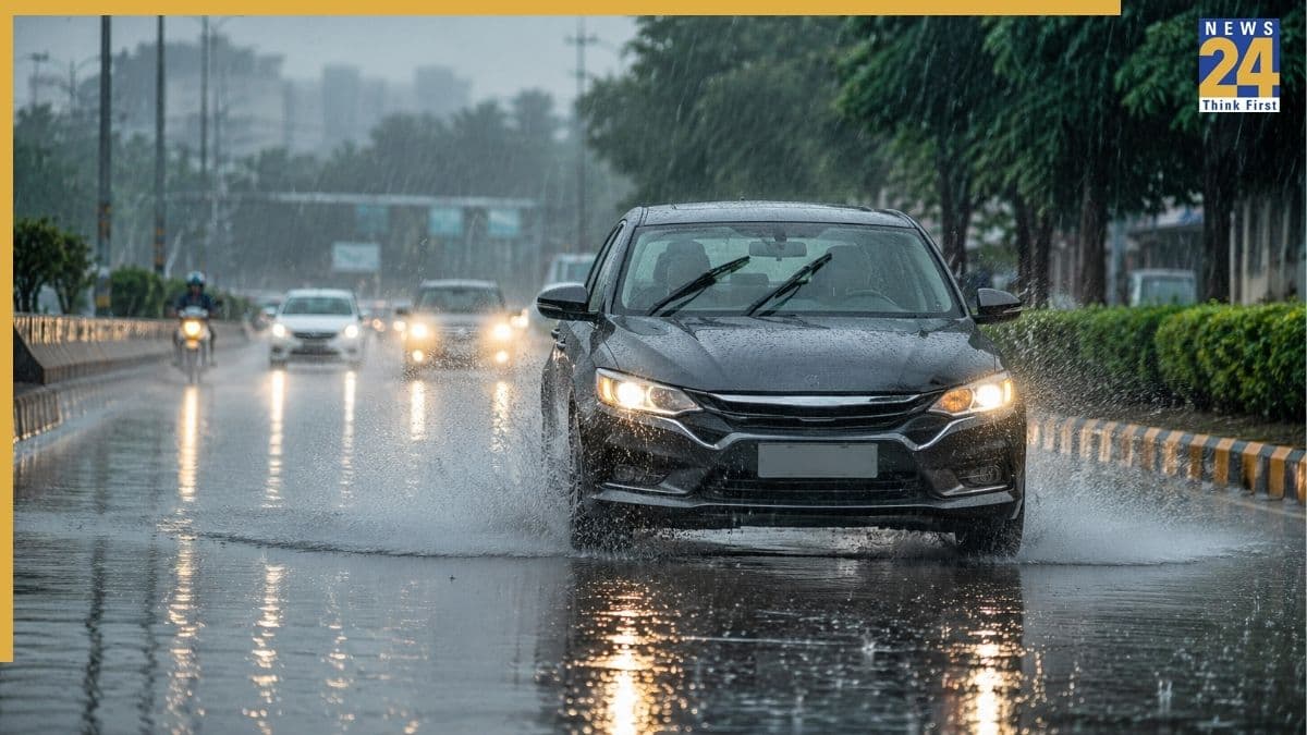 तेज बारिश में कार चलाते समय न करें 7 ये गलतियांं, बढ़ सकता है हादसे का खतरा