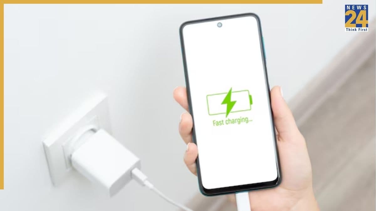 Fast Charging से जल्दी खराब हो जाती है बैटरी? जानिए सच क्या है और किन गलतियों से घटती है फोन की लाइफ