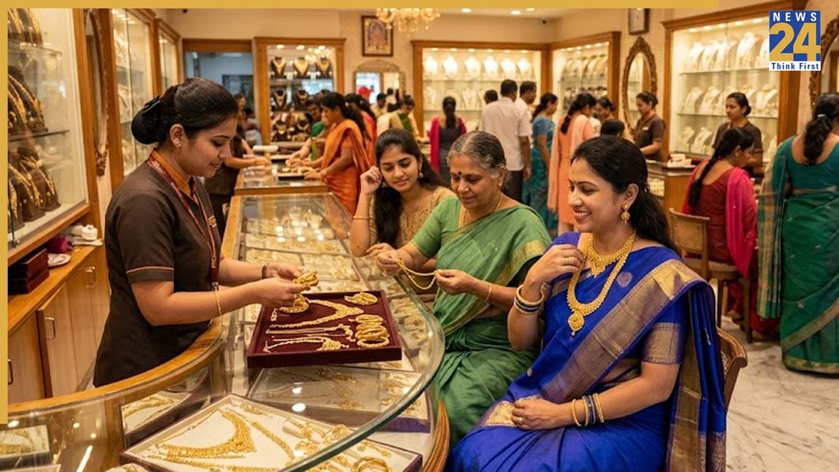 Gold Silver Price Today 15 July: सोने-चांदी के भाव में बड़ी हलचल, आज 15 जुलाई को खरीदने पर बचेंगे पैसे; चेक करें 10 ग्राम गोल्ड की ताजा रेट लिस्ट