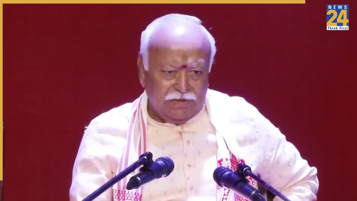 'Gen-Z से संवाद, तर्क देने-समझाने बेहद जरूरी', मोहन भागवत ने क्यों कहा ऐसा? परिवारों और संस्कारों पर जताई चिंता