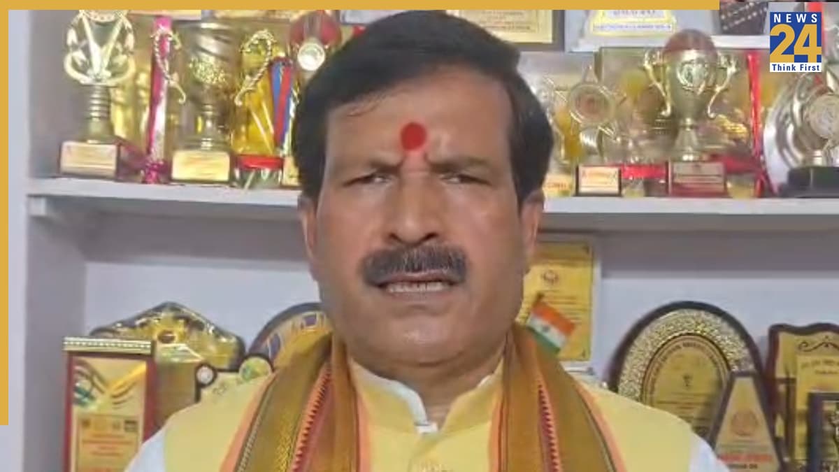 बिहार में RJD को बड़ा झटका, वरिष्ठ प्रवक्ता मृत्युंजय तिवारी का सभी पदों से इस्तीफा