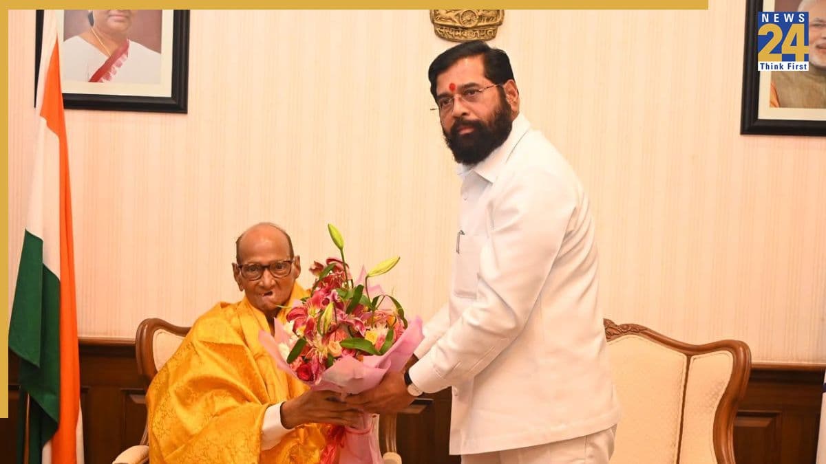 MVA में दरार की आहट? जानें, शरद पवार-एकनाथ शिंदे की 15 मिनट की मुलाकात से क्यों मचा बवाल