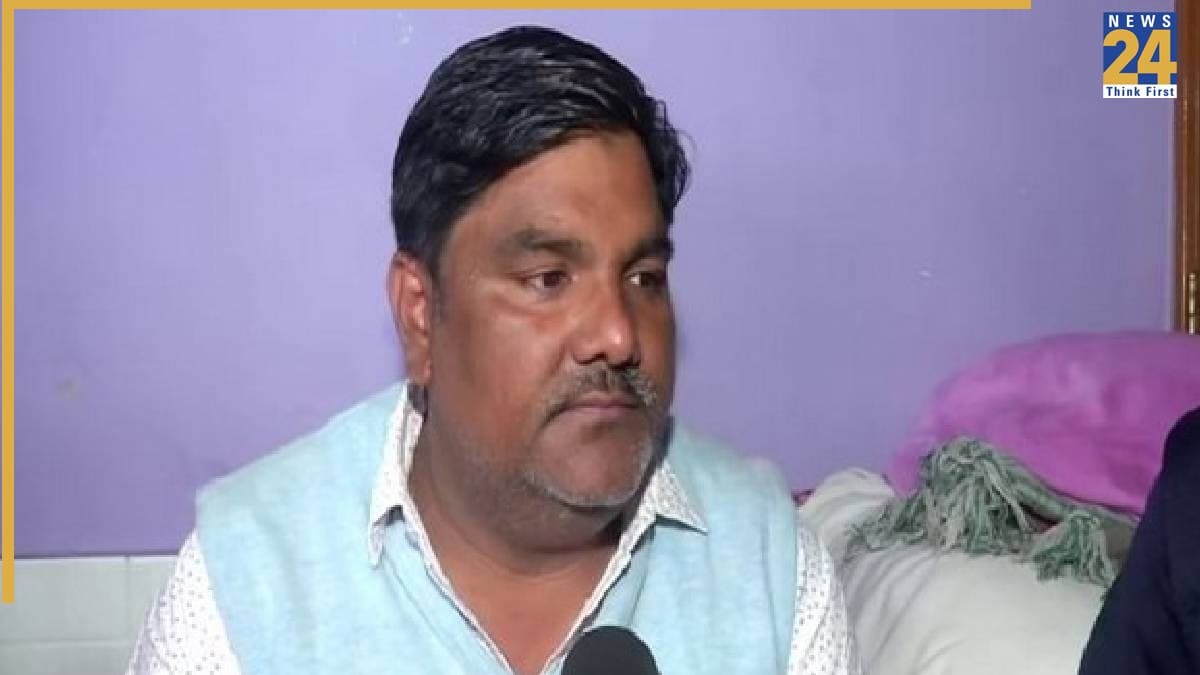 IB ऑफिसर हत्या मामले में ताहिर हुसैन के लिए फांसी की मांग, दिल्ली पुलिस ने आरोपियों को बताया 'कसाई'