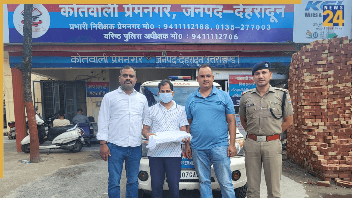 नकल माफियाओं पर दून पुलिस का प्रहार, उत्तराखंड तकनीकी विश्वविद्यालय (UTU) का प्रश्नपत्र लीक करने वाला आरोपी गिरफ्तार