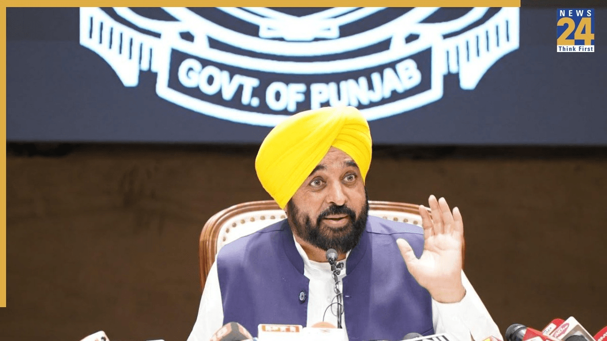 मुख्यमंत्री भगवंत सिंह मान लोकसभा अध्यक्ष ओम बिरला से मिलने संसद पहुंचे, कहा- न फरमाइश, न पेपर लीक, न कैश, मेरिट पर पंजाब के 69 हजार युवाओं को दे चुका हूं सरकारी नौकरी