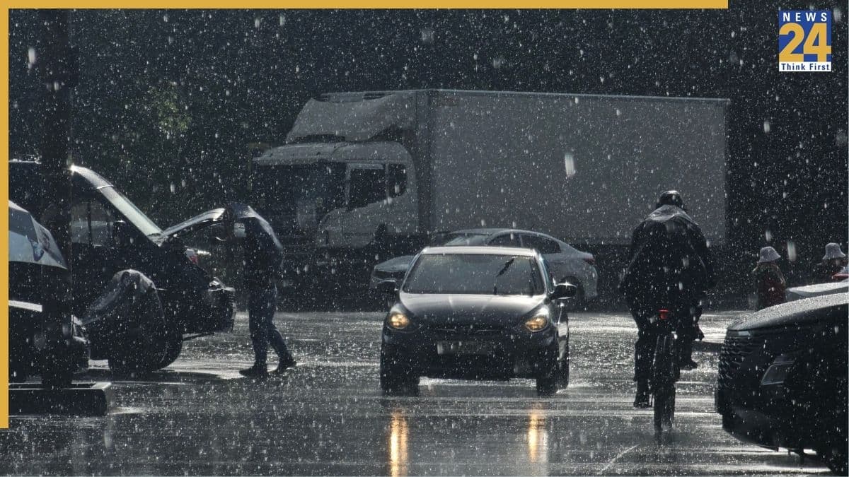Monsoon Car Safety Tips: तेज बारिश में ABS से लेकर 360 कैमरा तक सबसे ज्यादा काम आते हैं कार ये फीचर्स