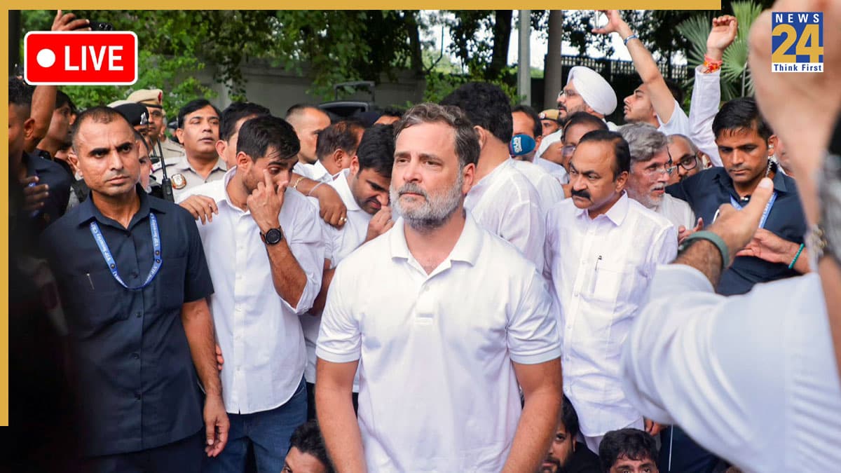 Aaj Ki Taaza Khabar: देहरादून में विरोध कर रहे कांग्रेस कार्यकर्ताओं को पुलिस ने हिरासत में लिया