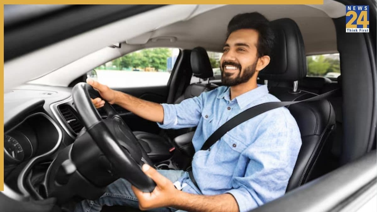ऑफिस आने-जाने के लिए चाहिए बजट कार? ये 5 गाड़ियां देती हैं शानदार माइलेज, कीमत 3.69 लाख से शुरू