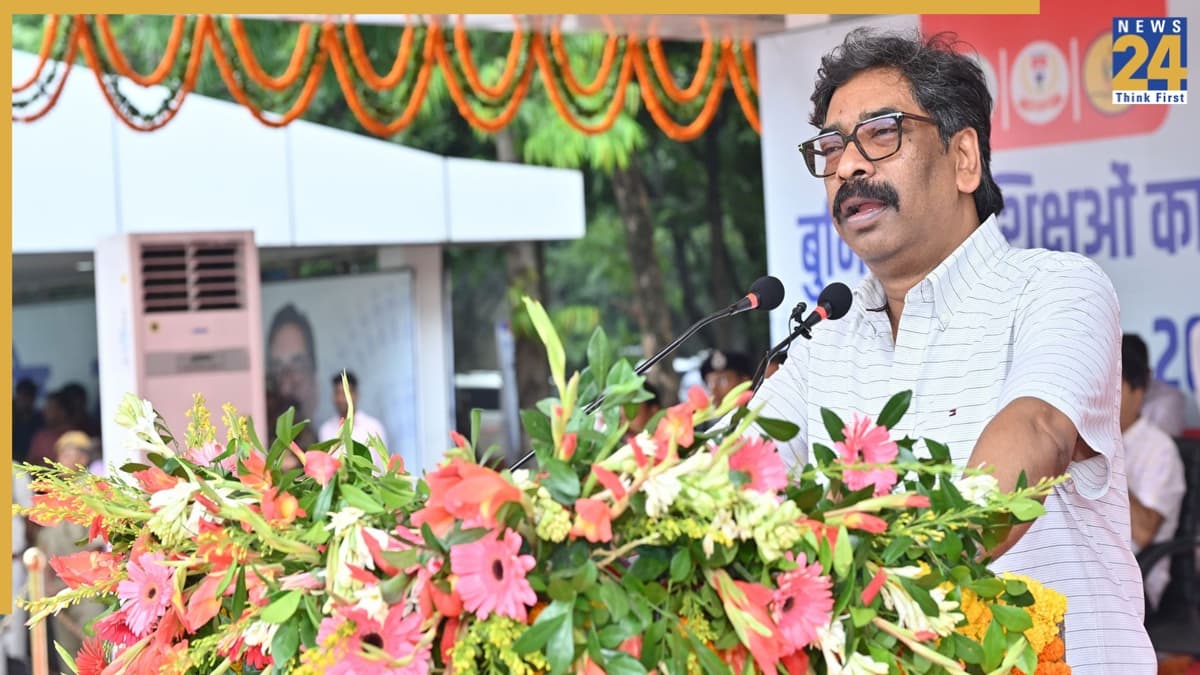 हेमंत सोरेन सरकार का बड़ा फैसला, हेलीकॉप्टर एम्बुलेंस से लेकर AI क्लासरूम तक कैबिनेट में कई अहम प्रस्ताव मंजूर